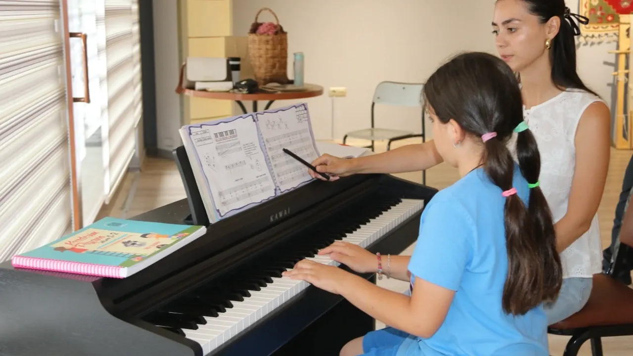 Genç Yetenekler Sanat Akademisi’nde Geleceği Sanatla İnşa Ediyor