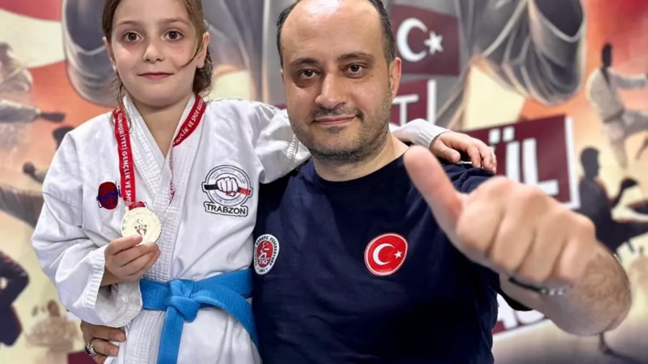 Trabzonlu Nisanur Albayrak’tan Türkiye Minikler Karate Şampiyonası’nda Büyük Başarı