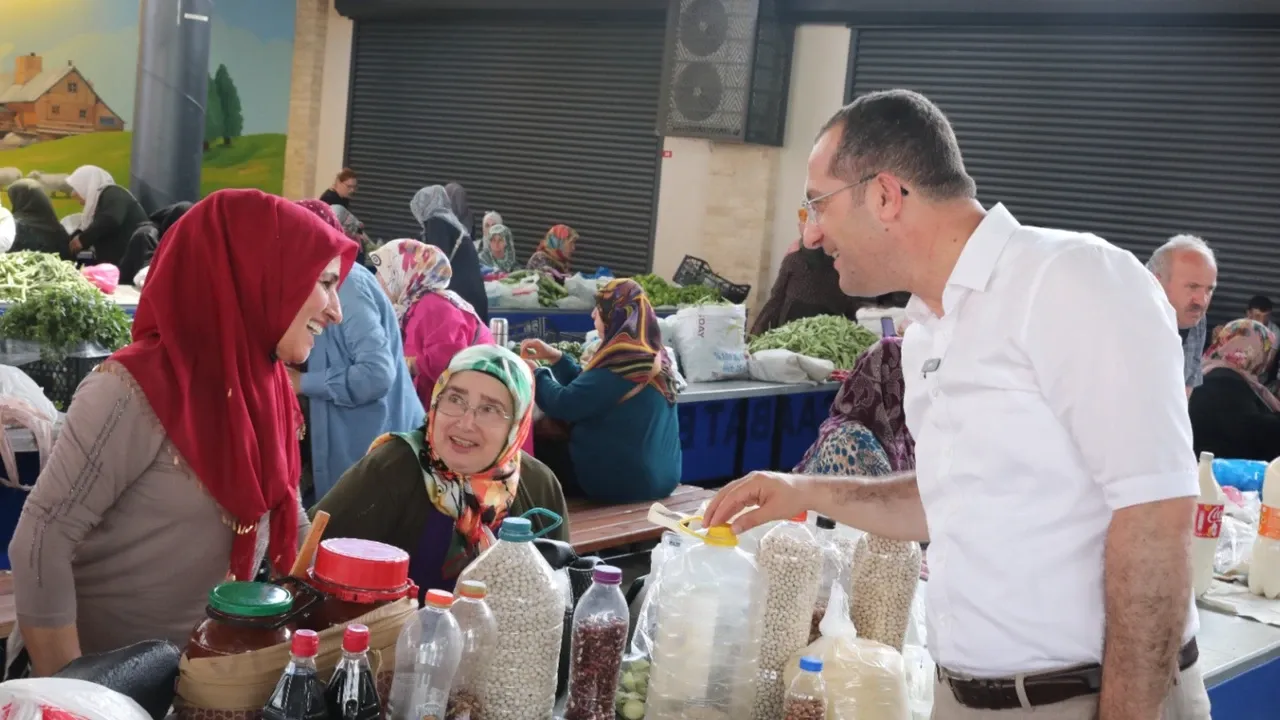 Başkan Osman Nuri Ekim, Halkla İç İçe Belediyecilik Anlayışını Sürdürüyor