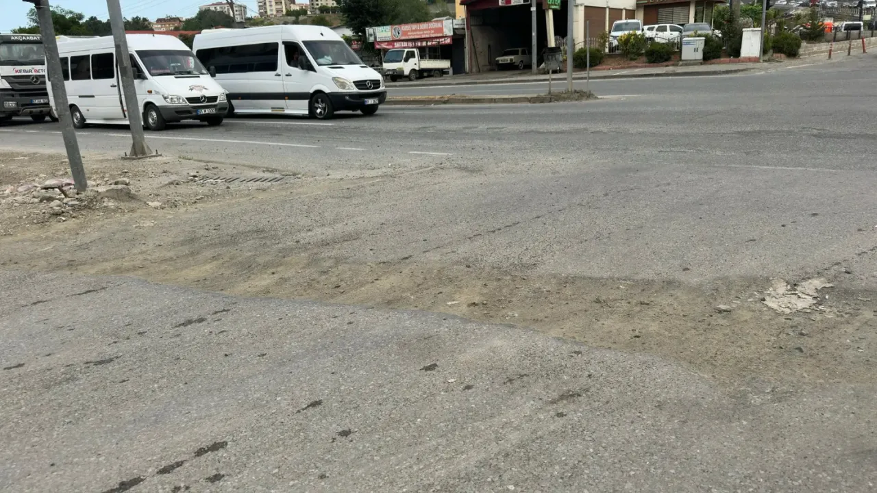 Akçaabat'ta Kazı Çalışması Trafiği Felç Etti, Şikâyetler Sonuç Verdi