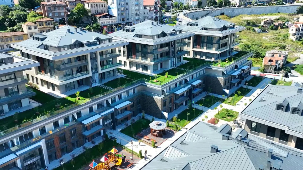 Çömlekçi’de Satışlar Yeniden Başlıyor: Kiralar Dudak Uçuklatıyor, Oturan Yok Denilecek Kadar Az