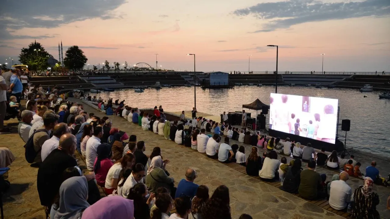 Ortahisar Belediyesi’nden Yangın Şehitlerine Saygı: Festival İsmi Değişti, Müzik Etkinlikleri Ertelendi
