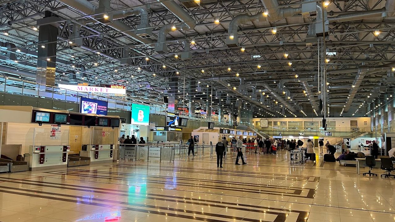 Trabzon Havalimanı’nda İki Ticari Alan Kiraya Verilecek