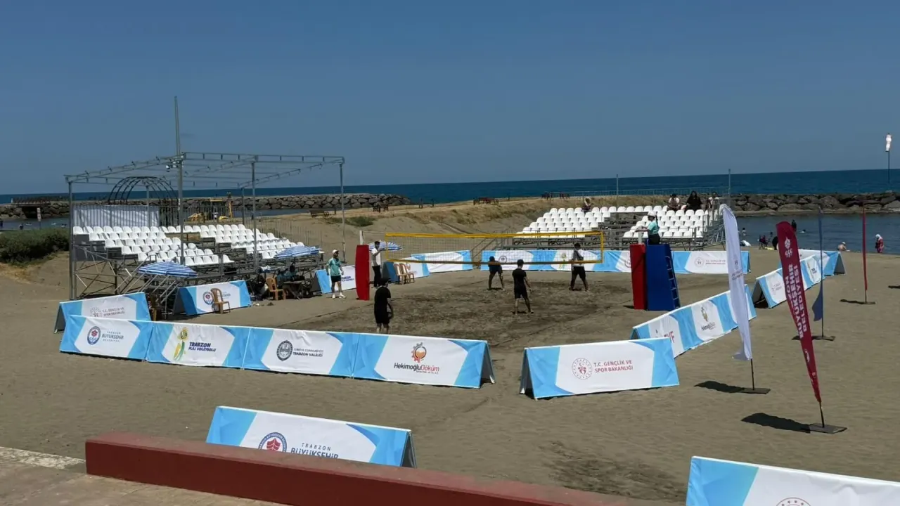 Trabzon’da Plaj Voleybolu Heyecanı Başladı