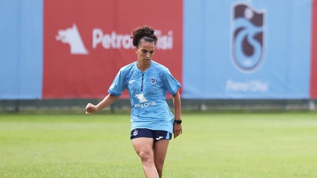 Yılın Defans Futbolcusuna Tebrik