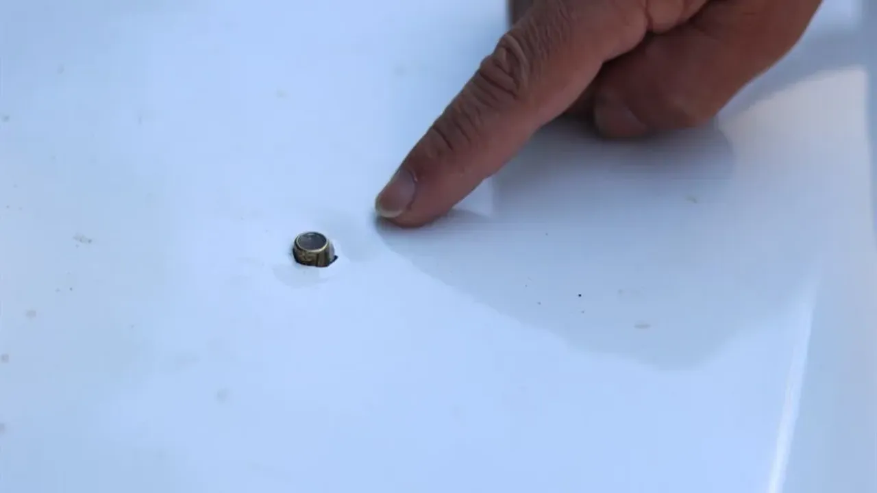 Sürmene’de Park Halindeki Otomobile Yorgun Mermi İsabet Etti