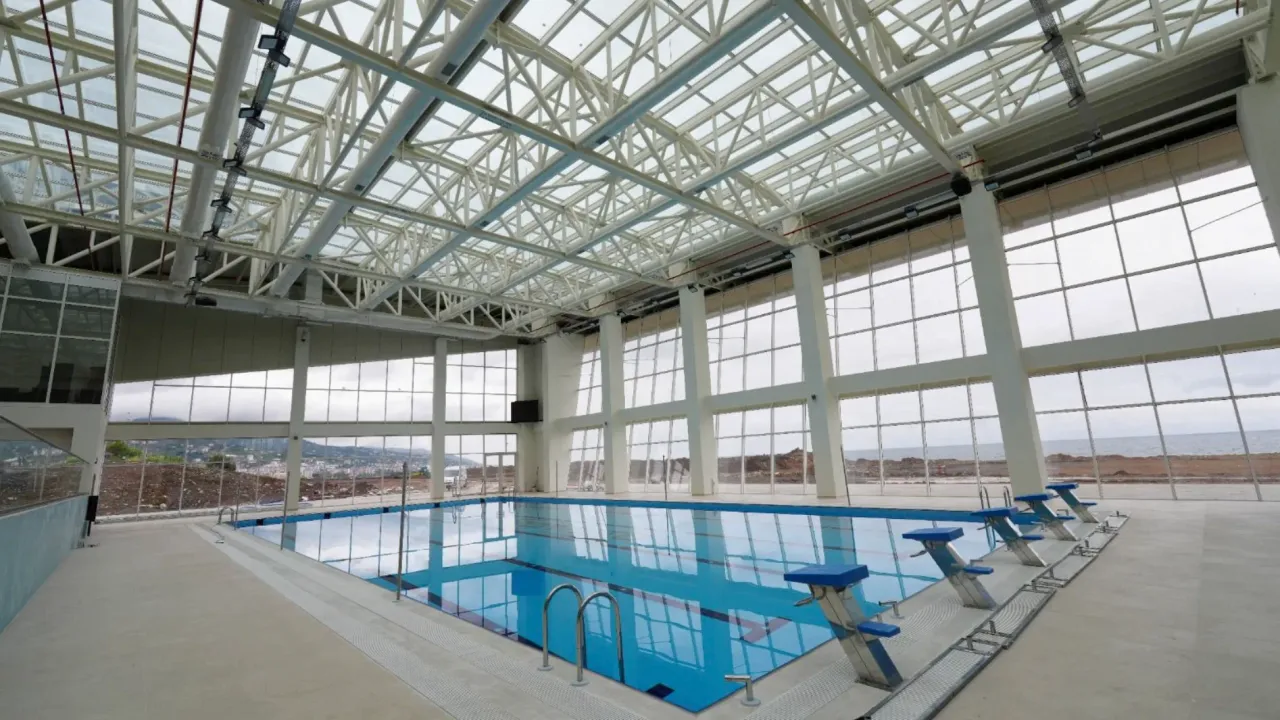 Akçaabat’a Yarı Olimpik Yüzme Havuzu Kazandırıldı