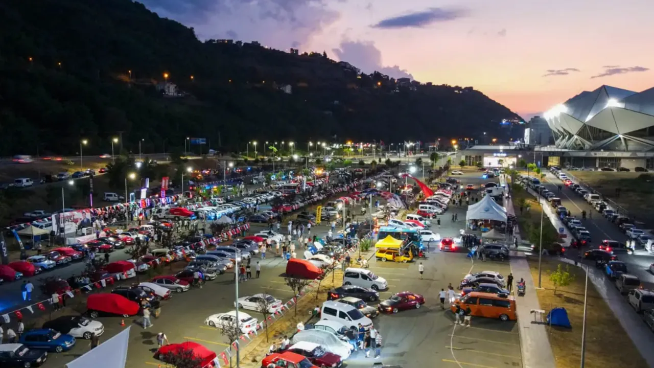 AutoFest 2025 Ortahisar Modifiye Ve Klasik Araç Festivali Coşkusu