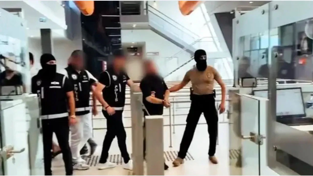 Kırmızı Bültenle Aranan Üç Zanlı Türkiye’de