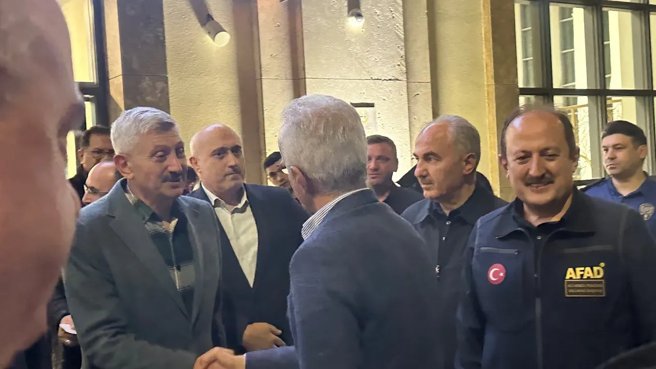 Trabzonlu Başkan, Bakan Uraloğlu’nu Rize Havalimanı’nda Uğurladı
