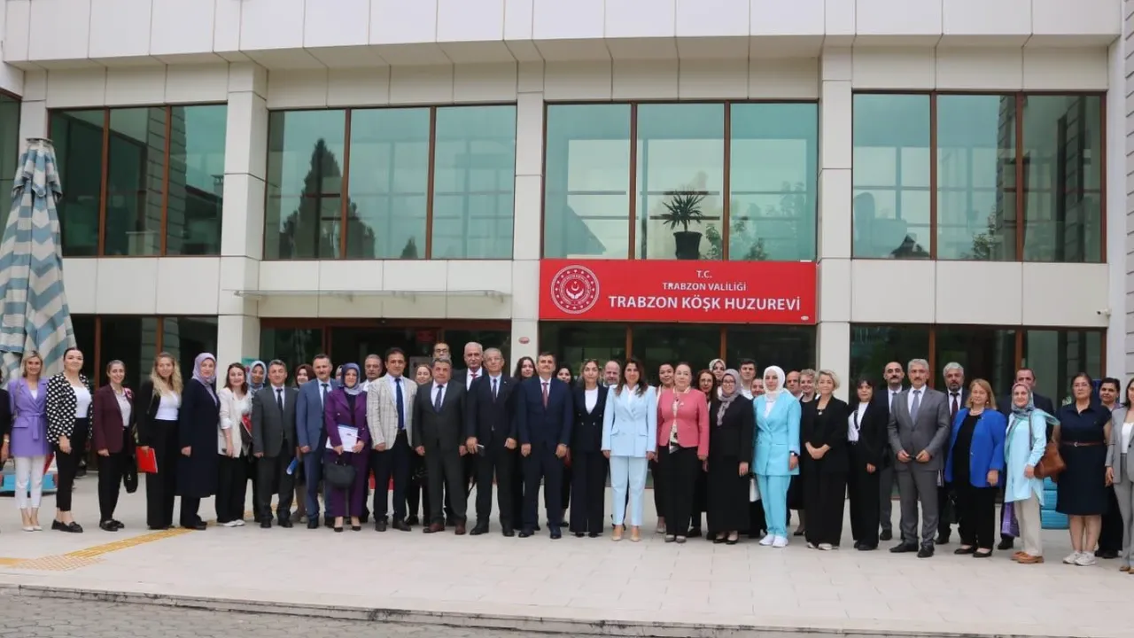 Trabzon’da Kadın Hizmetleri İstişare Toplantısı Yapıldı