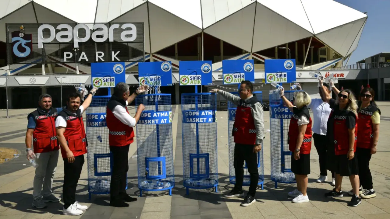 Ortahisar Belediyesi’nden Geri Dönüşüme Basketli Katkı: Stadyum Çevresine Atık Sepetleri Yerleştirildi
