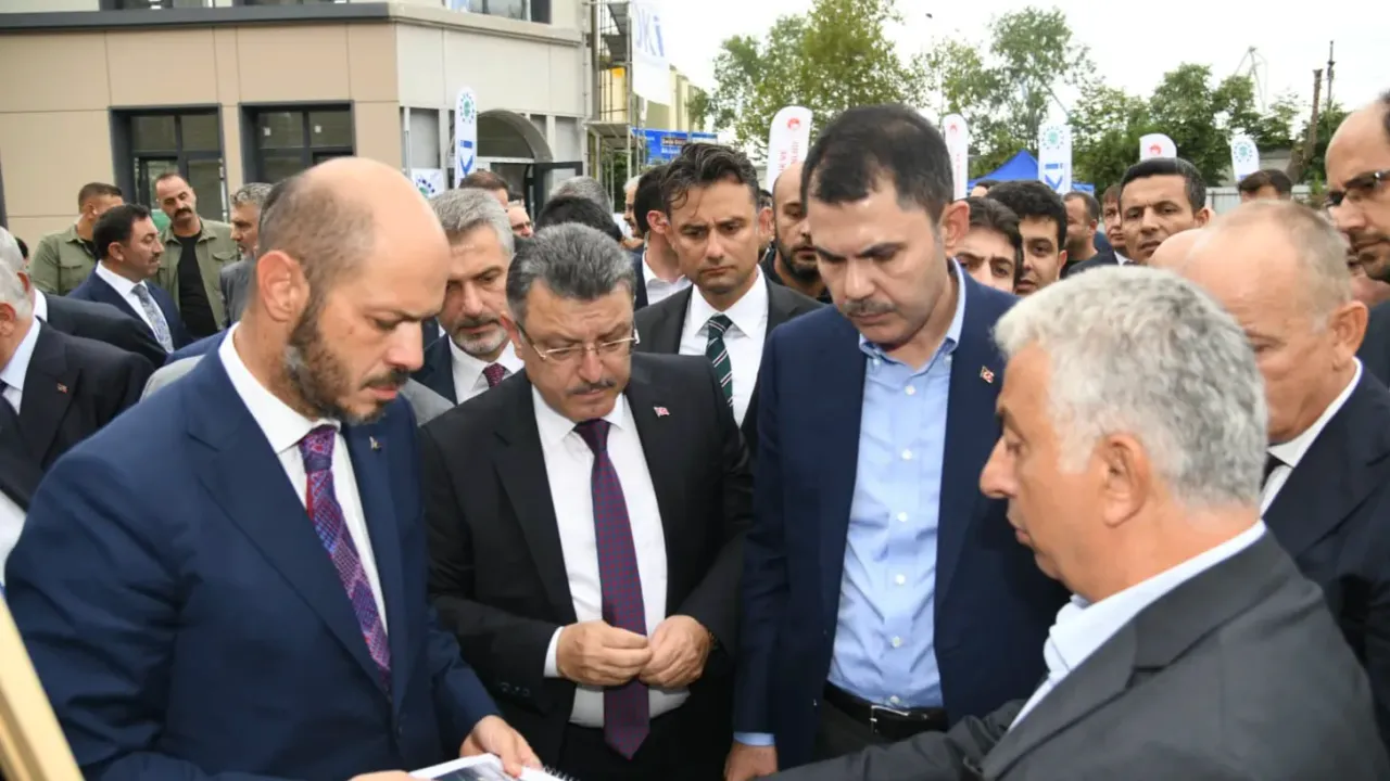 Bakan Kurum’dan Başkan Genç’e Destek Sözü