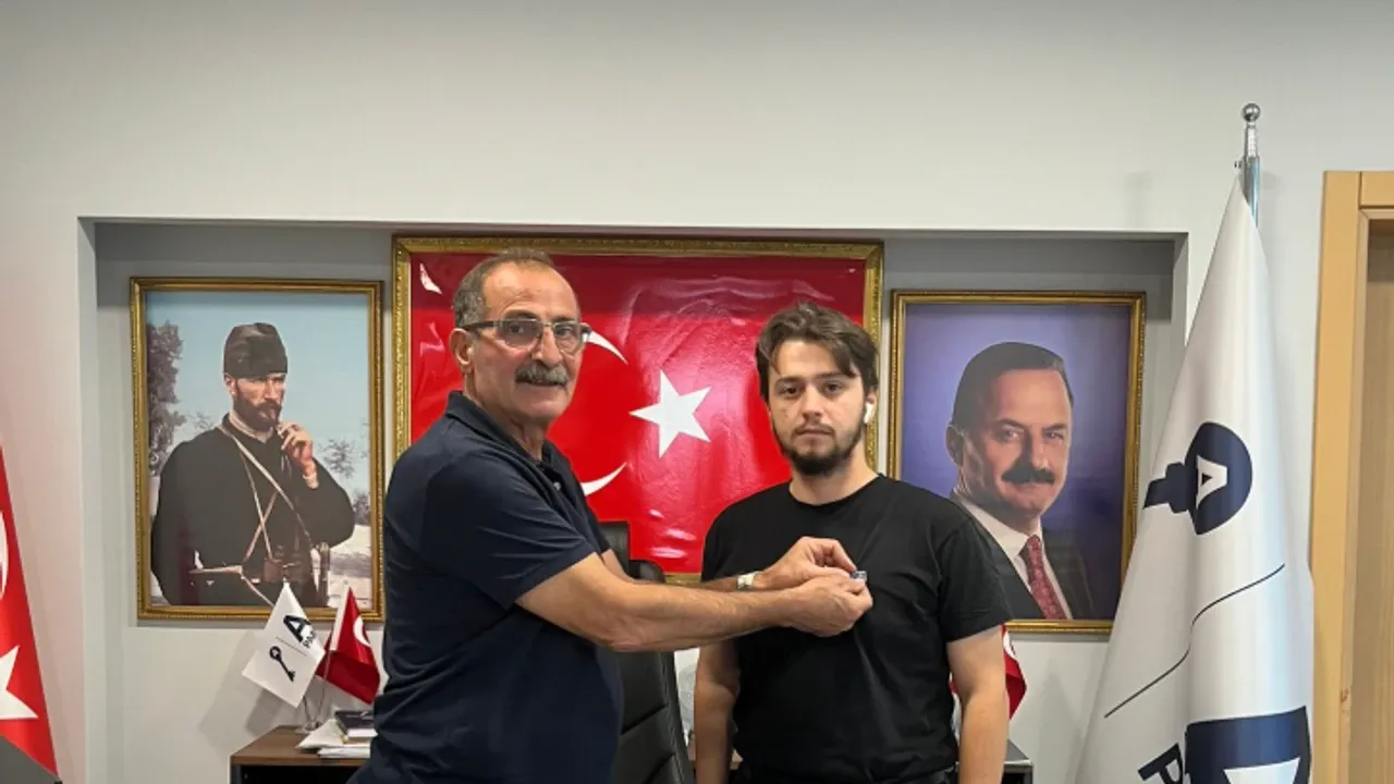Trabzon'da Zafer Partisi’nden İstifa Etti, Anahtar Parti’ye Katıldı!