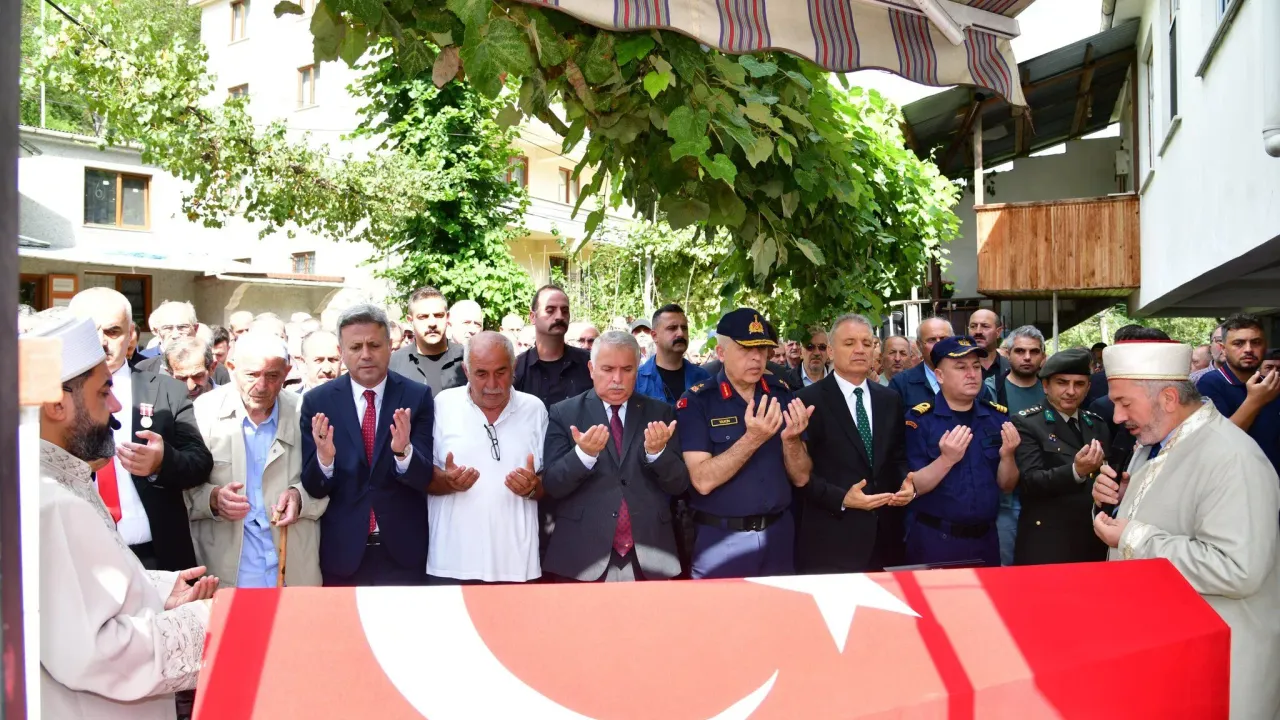 Kore Gazisi Kemal Kolbaş Son Yolculuğuna Uğurlandı