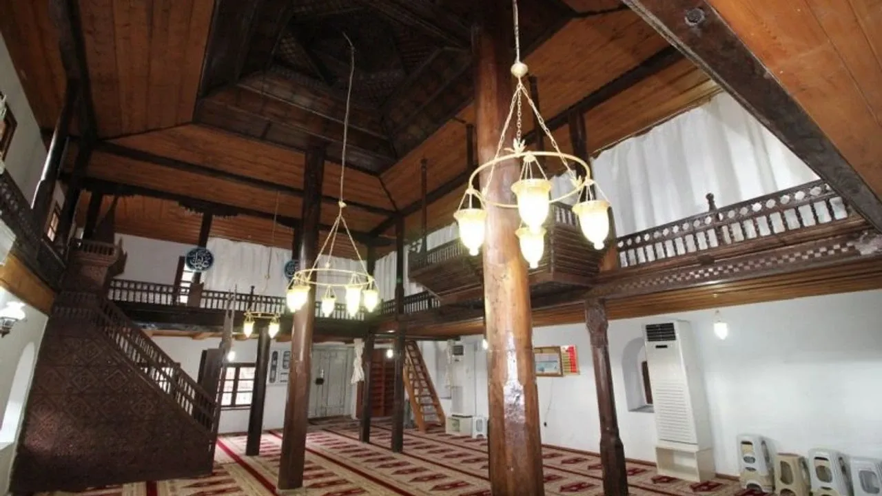 Trabzon’un Tarihi Camileri Restore Ediliyor