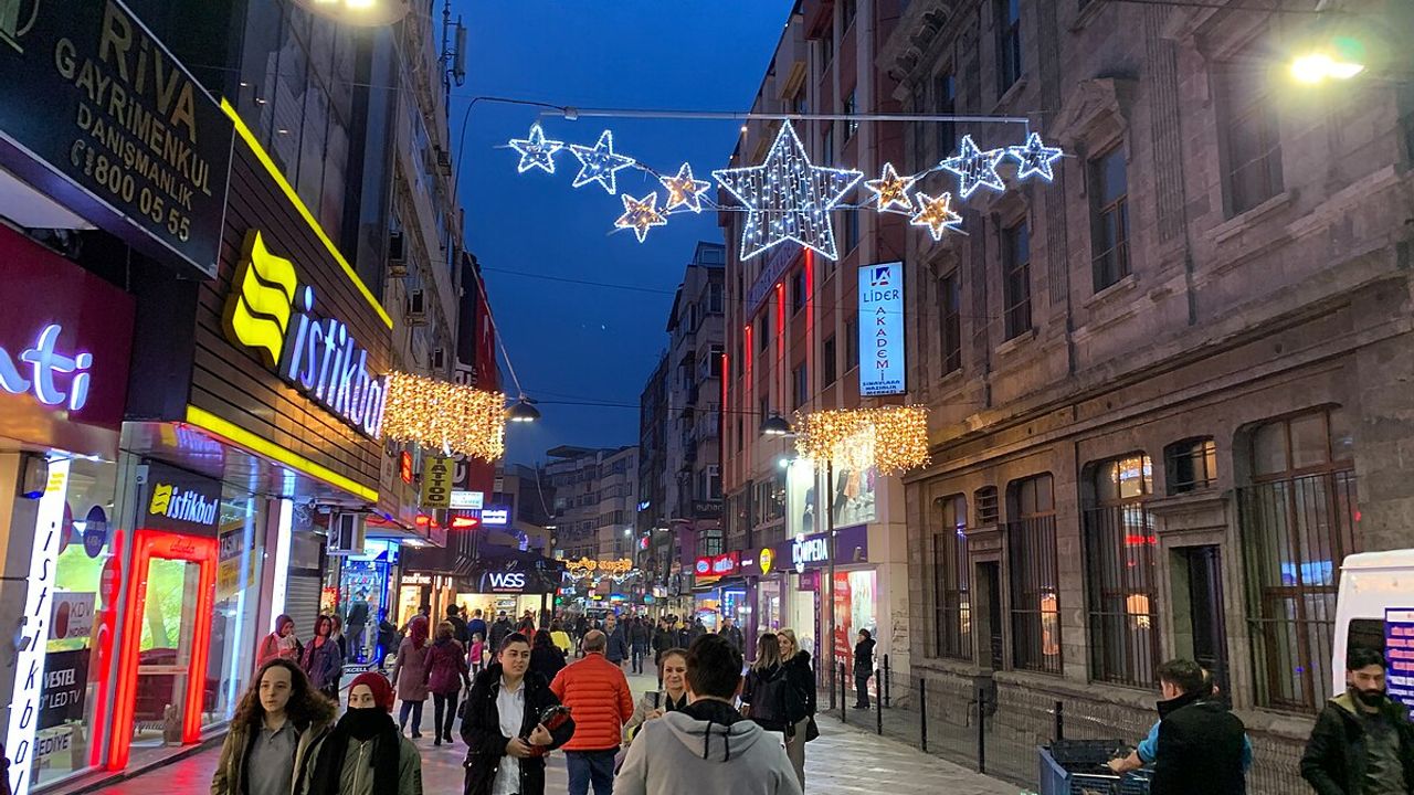 Uzun Sokak'ta Cephe Sağlıklaştırma Başlıyor