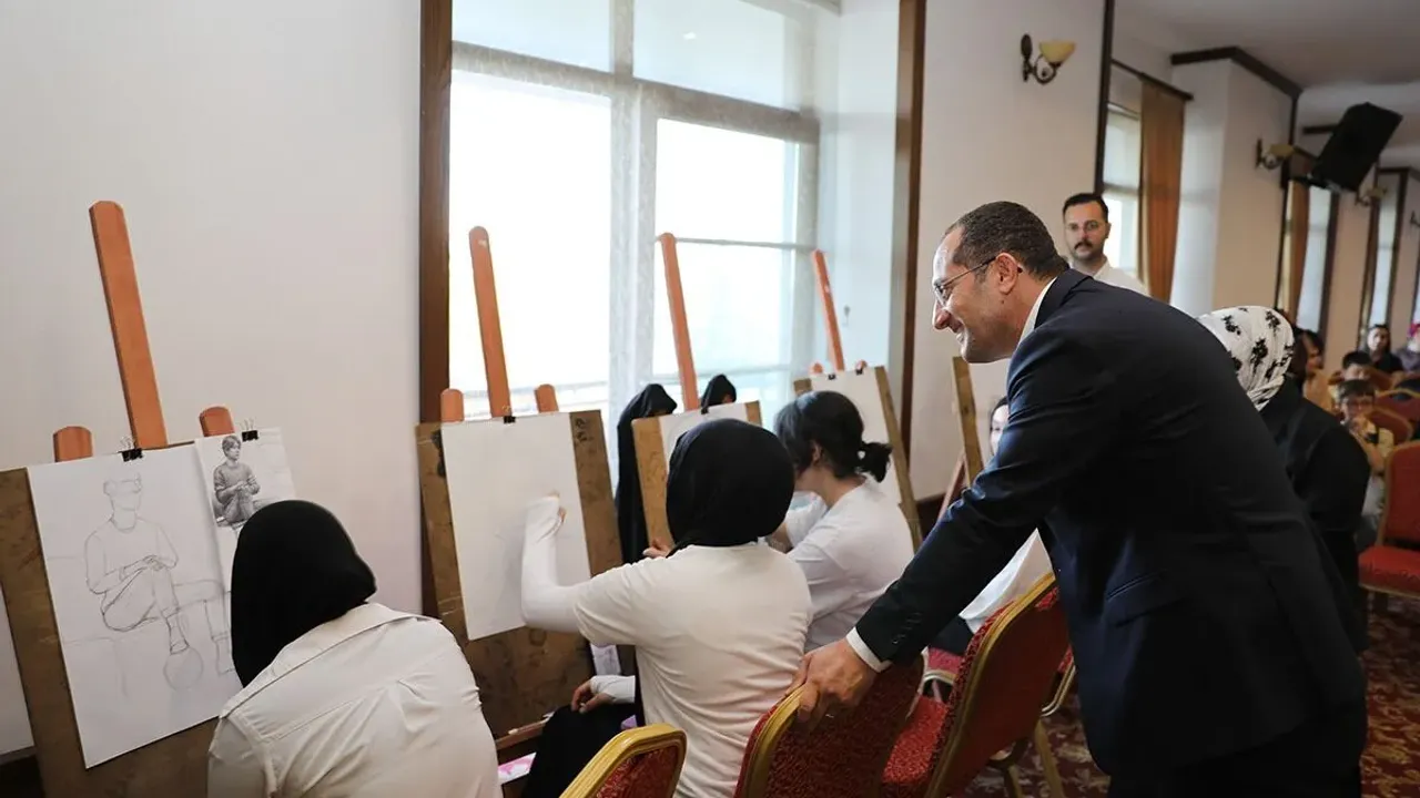 Akçaabat Sanat Akademisi Öğrencileri Sahne Aldı