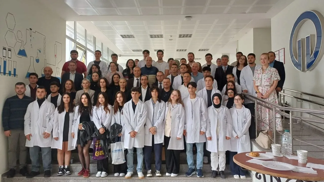 KTÜ Kimya Öğrencileri Beyaz Önlükle Bilime İlk Adımı Attı
