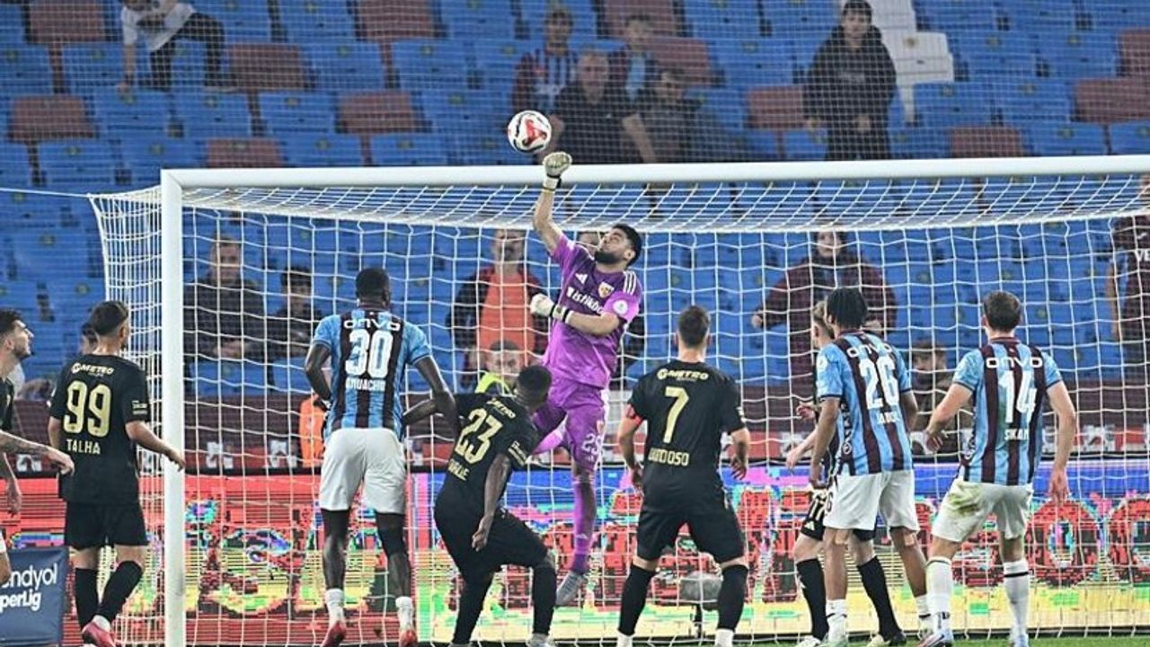 Eski Trabzonsporlu Stefano Denswil Papara Park’ta Alkışlarla Karşılandı