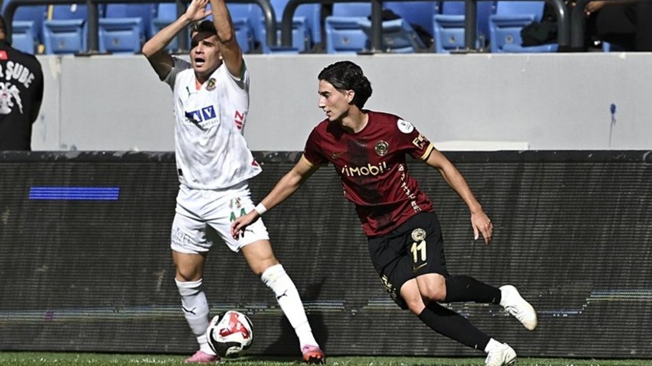 Trabzonspor Göktan Gürpüz’ün Performansını Takipte