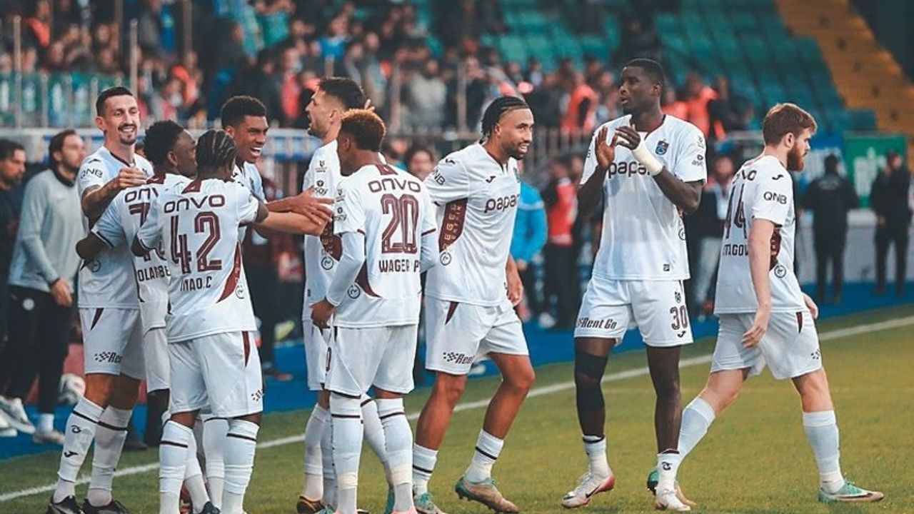 Trabzonspor, Galatasaray Derbisiyle Zirveyi Hedefliyor