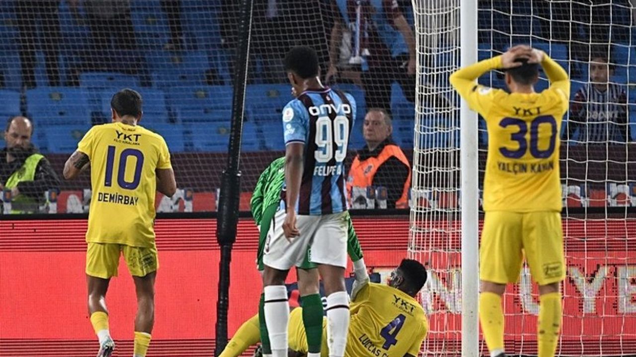 Trabzonspor Eyüpspor Maçında Duygusal Anlar Yaşandı