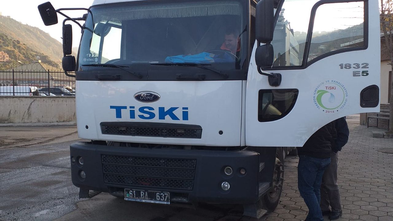 Trabzon’da hizmet aracı alev topuna döndü