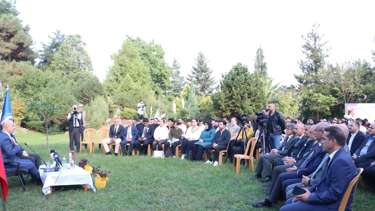 YÖK Başkanı Erol Özvar'dan Öğrencilere Aktif Katılım Çağrısı