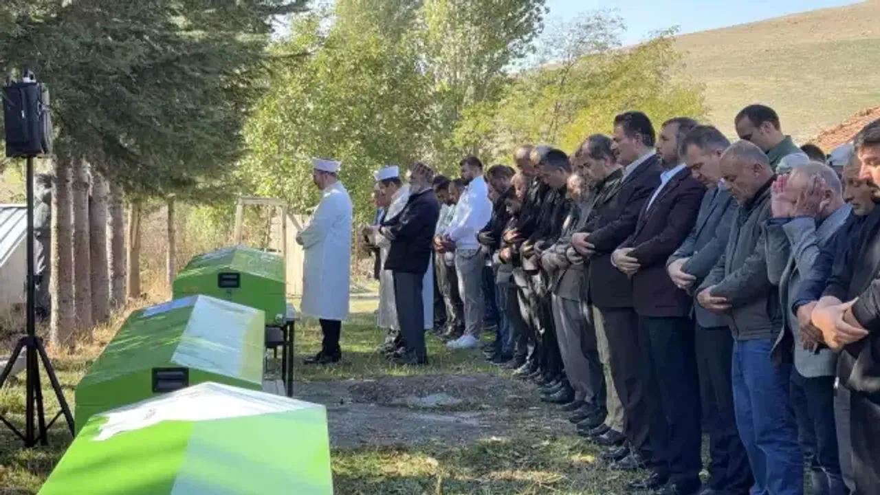 Amasya’da Tırla Çarpışan Araçta 4 Kişi Hayatını Kaybetti