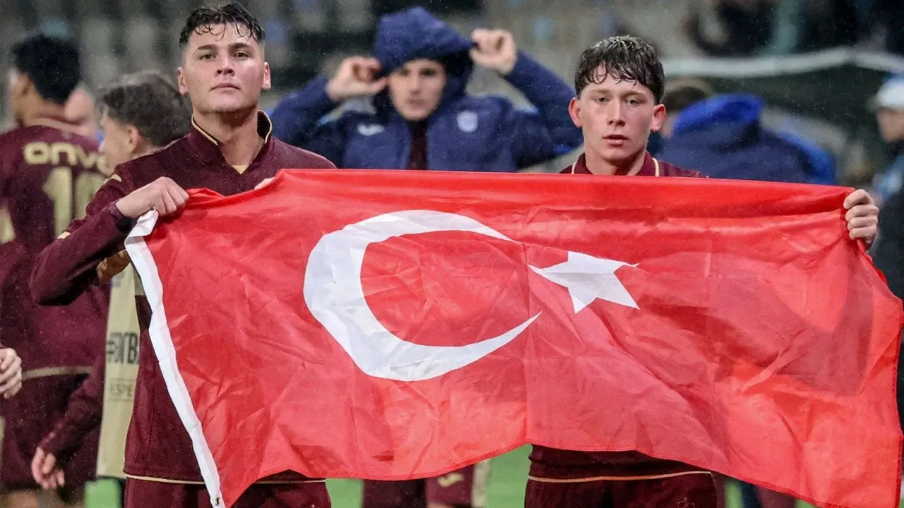 Trabzonspor U19 Avrupa’da Umut Tazeledi: Tur Trabzon’a Kaldı