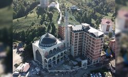 Trabzon'da Mahmut Efendi Külliyesi’ne hırsız girdi!