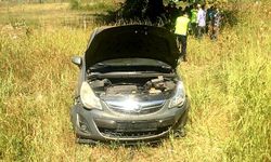 Karabük'te devrilen otomobildeki 2 kişi yaralandı
