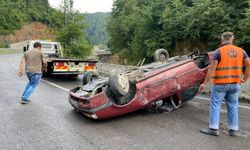 Zonguldak'ta devrilen otomobildeki 2 kişi yaralandı