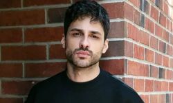 Ekin Mert Daymaz Sevgilisini Öperken Objektiflere Takıldı