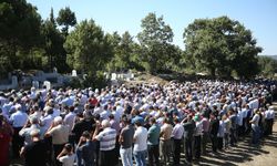 İzmir'in düşman işgalinden kurtuluşunun 100. yıl dönümü dolayısıyla Zafer Yürüyüşü düzenlendi