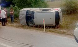 Karabük'te devrilen otomobildeki 3 kişi yaralandı