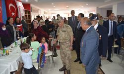 KARS - Jandarma Genel Komutanı Orgeneral Çetin, ziyaretlerde bulundu