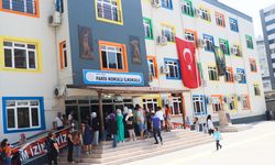 KOCAELİ - Devrilen traktör römorkunun altında kalan 3 kişiden biri öldü