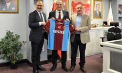Trabzonspor yönetiminden Trabzon Gençlik Spor İl Müdürü Ozan Çetiner'e ziyaret...