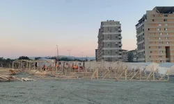 Deprem bölgesindeki Trabzonlular 300 aile için çadır kuruyor