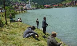 Uzungöl'de Geleneksel Alabalık Avlama Yarışması düzenlendi