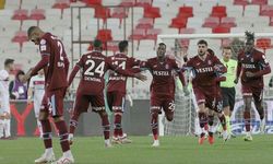 Trabzonsporlu Futbolculardan Sivas Dönüşü Anlamlı Hareket