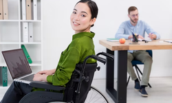 Akülü Tekerlekli Sandalyem Engelleri Aşmanın En Kolay Yolu