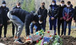 Trabzonspor Efsanesi Özkan Sümer Mezarı Başında Anıldı