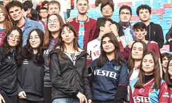Öğrenciler Trabzonspor Tribünlerine Renk Kattı