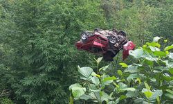 Trabzon Çarşıbaşı'nda otomobil dereye uçtu: 1 ölü!