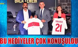 Hacıosmanoğlu'ndan DEM Partililere Milli Takım Forması