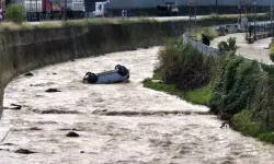 Trabzon'da Kaza: Araç Dereye Uçtu, 2 Yaralı