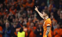 Hollanda-Macaristan Maçında Adam Szalai'nin Rahatsızlığı ve Gol Sevinci Tartışması